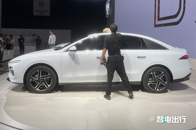 SAIC Roewe D7 EV/DMH debut with a cruising range of 1400km and the fastest listing in X months-Figure 2